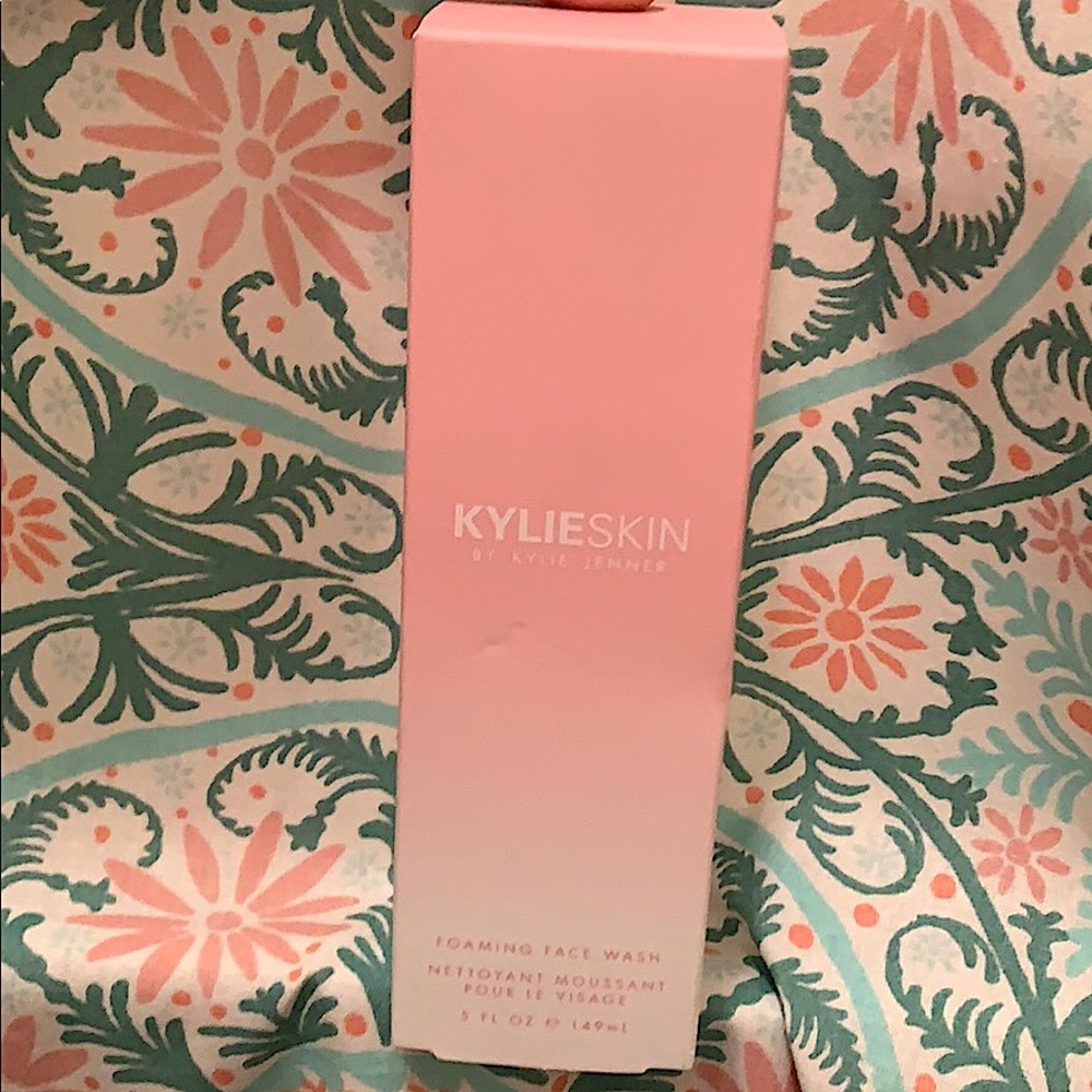 NEW* Kylieskin foaming face wash